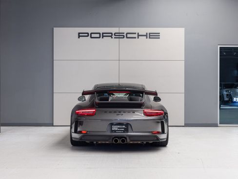 Certified 2018 Porsche 911 GT3 RWD image 6