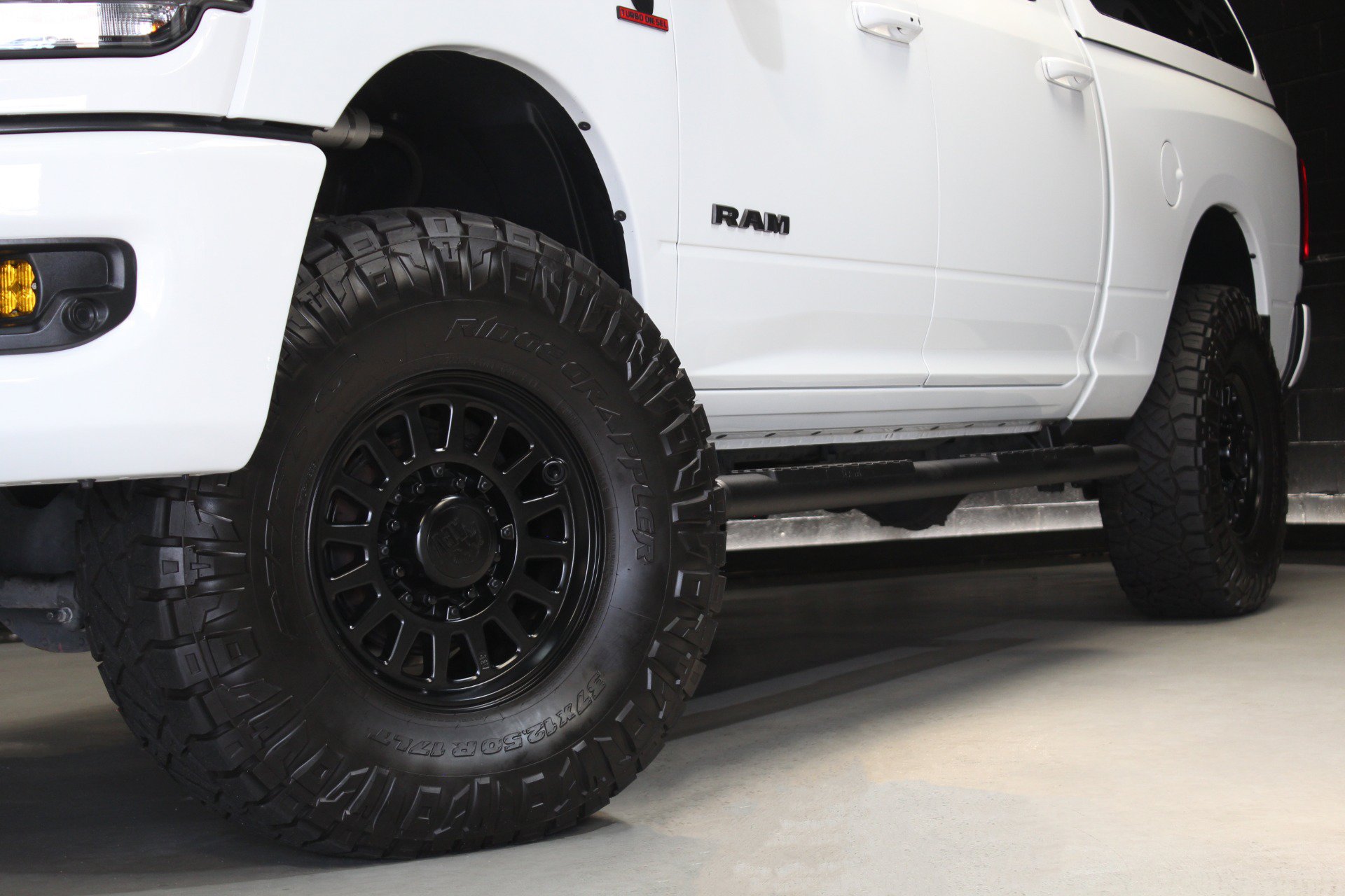 Used 2024 RAM 2500 Laramie w/ Night Edition AWD/4WD image 30