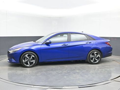 Used 2023 Hyundai Elantra SEL w/ Convenience Package FWD image 6
