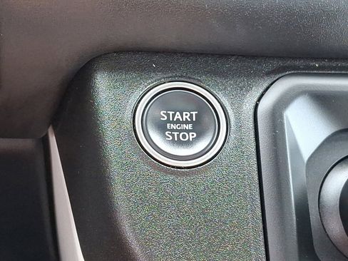 Used 2024 Land Rover Defender 90 S image 24