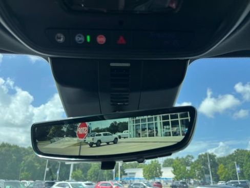 New 2026 Chevrolet Traverse Z71 w/ Enhanced Driving Package AWD/4WD image 39