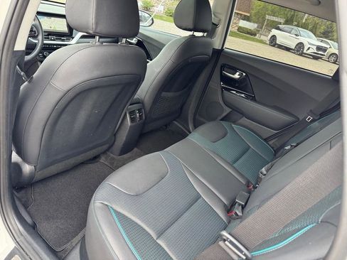 Used 2022 Kia Niro EX Premium FWD image 20