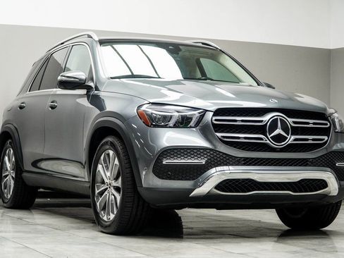 Used 2023 Mercedes-Benz GLE 450 4MATIC w/ Premium Package image 4