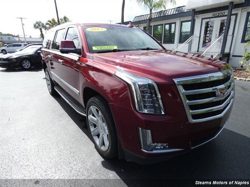 Used 2017 Cadillac Escalade ESV Luxury RWD image 1