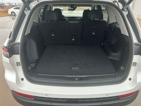 Used 2023 Jeep Grand Cherokee Limited w/ Luxury Tech Group II image 7