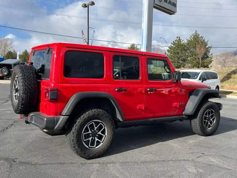 Used 2025 Jeep Wrangler Unlimited Rubicon AWD/4WD image 8
