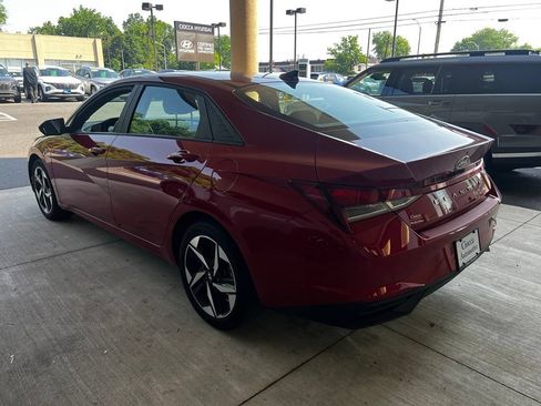 Used 2023 Hyundai Elantra SEL w/ Convenience Package FWD image 10