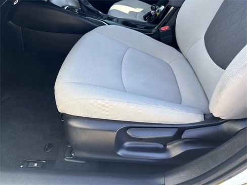 Used 2020 Toyota Corolla LE image 17