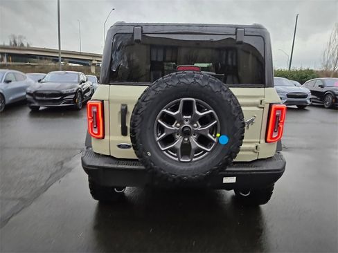 New 2025 Ford Bronco Badlands image 6