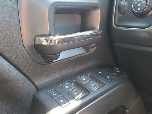Used 2018 Chevrolet Silverado 1500 LT w/ LT Eassist Package RWD image 11