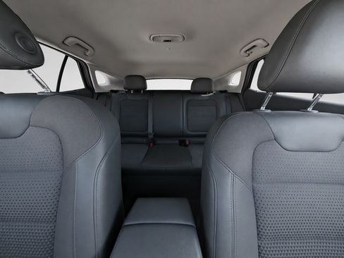 Used 2025 Chevrolet Trax LT FWD image 11
