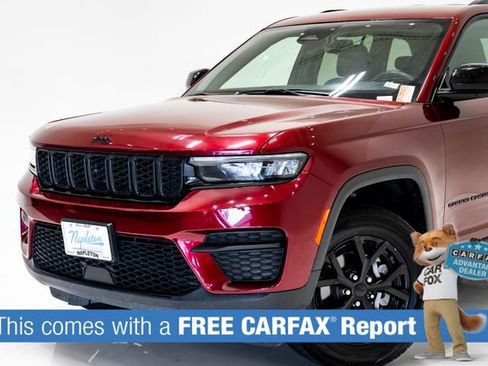 Used 2024 Jeep Grand Cherokee Altitude AWD/4WD image 2