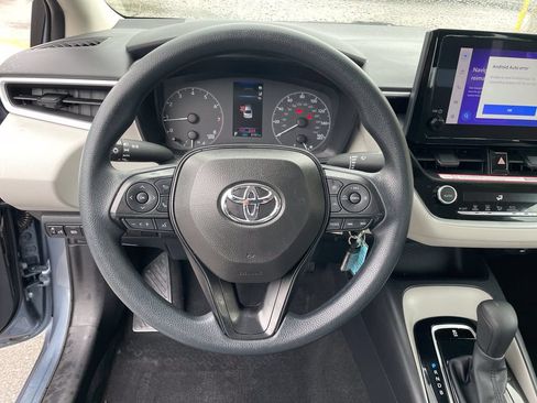Used 2025 Toyota Corolla LE FWD image 16