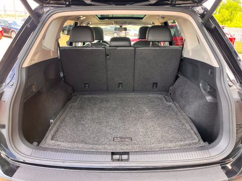Used 2018 Volkswagen Tiguan SEL AWD/4WD image 21