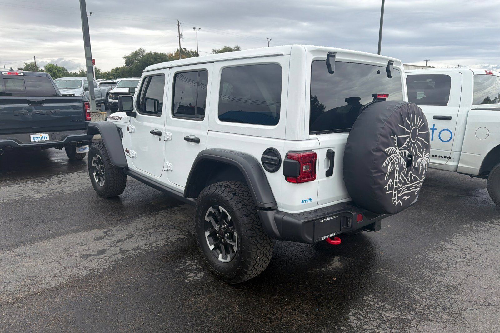 Used 2025 Jeep Wrangler Unlimited Rubicon w/ Convenience Group AWD/4WD image 4