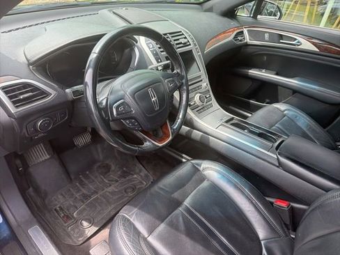 Used 2017 Lincoln MKZ Reserve FWD image 4