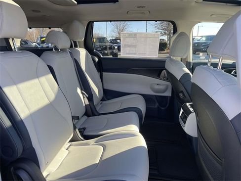 New 2026 Kia Carnival SX image 22