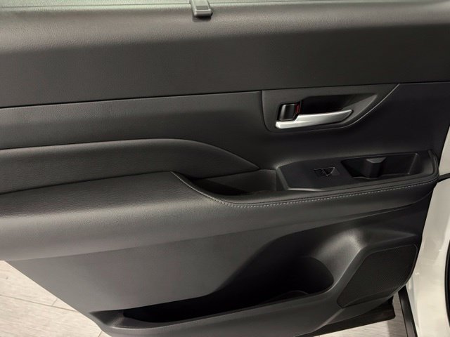 Used 2024 Toyota Grand Highlander AWD image 11