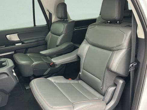 Used 2025 Ford Expedition Max Active AWD/4WD image 11