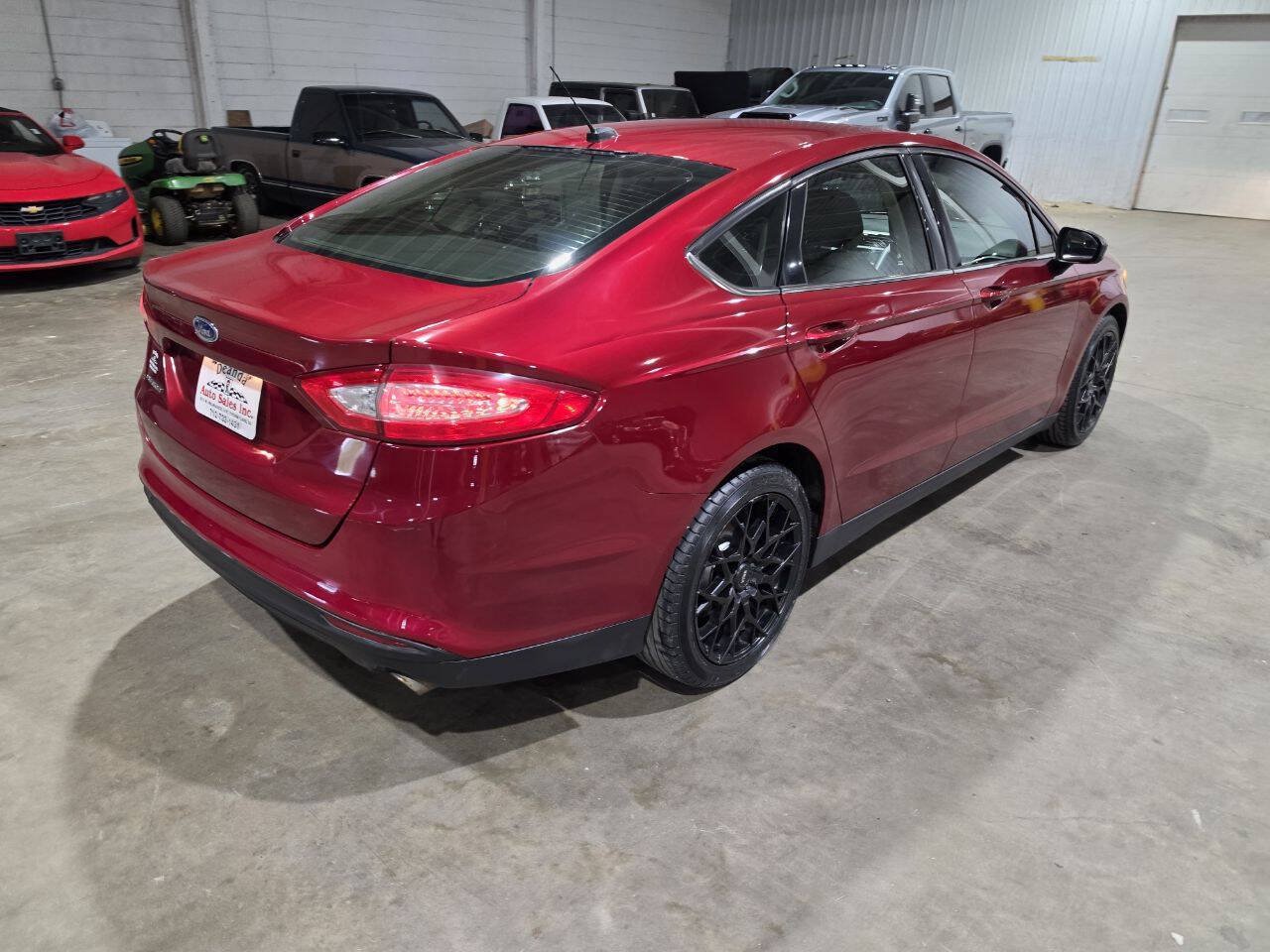Used 2014 Ford Fusion S FWD image 10