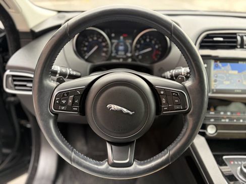 Used 2018 Jaguar F-PACE Premium AWD/4WD image 27
