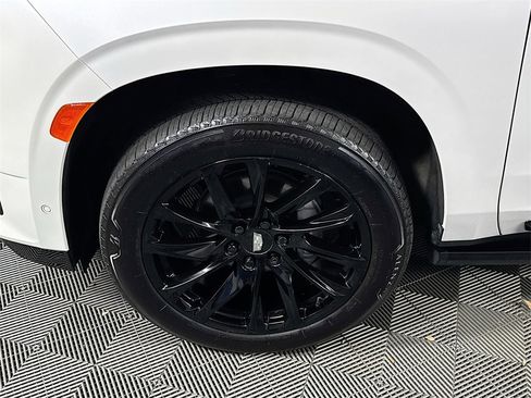 Used 2022 Cadillac Escalade ESV Sport Platinum w/ LPO, ONYX Package image 33