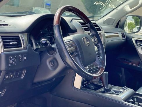 Used 2017 Lexus GX 460 AWD/4WD image 10