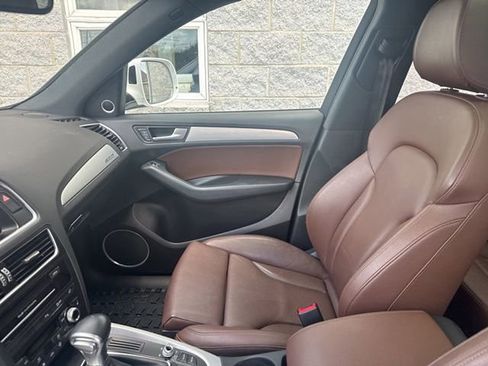Used 2017 Audi Q5 2.0T Premium Plus w/ Technology Package AWD/4WD image 22