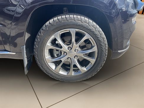 Used 2019 Jeep Grand Cherokee Summit w/ Platinum Series Group image 26