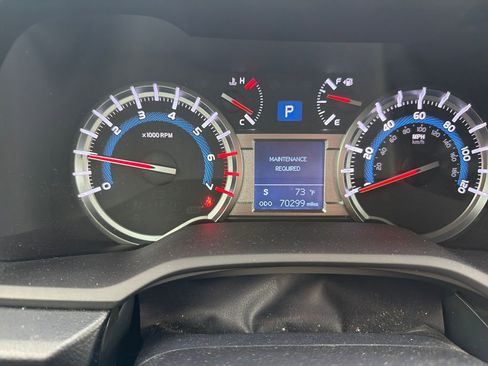 Used 2017 Toyota 4Runner TRD Off-Road AWD/4WD image 13