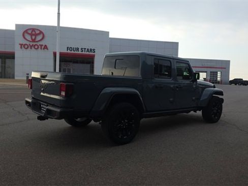 Used 2024 Jeep Gladiator Sport image 6