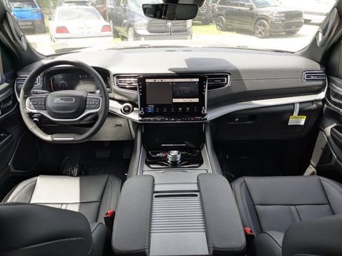 New 2026 Jeep Grand Wagoneer L 2WD image 17