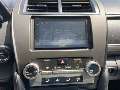 Used 2012 Toyota Camry SE w/ Leather Pkg FWD image 33