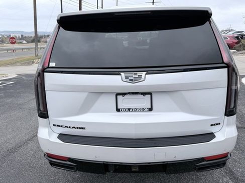 Used 2024 Cadillac Escalade Sport Platinum w/ LPO, ONYX Package image 21