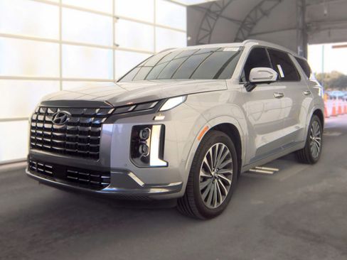 Used 2025 Hyundai Palisade Calligraphy AWD/4WD image 2
