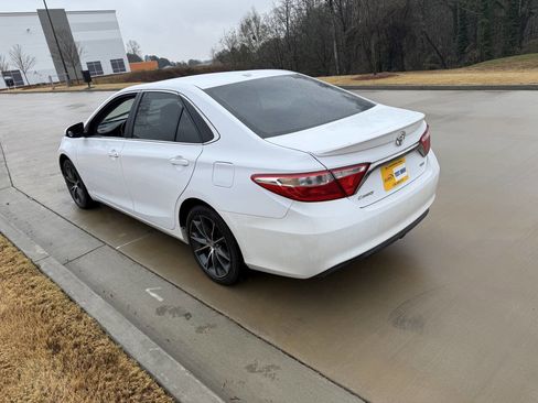 Used 2015 Toyota Camry XSE image 21