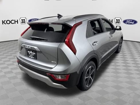 Used 2025 Kia Niro EX w/ EX Cold Weather Package image 9