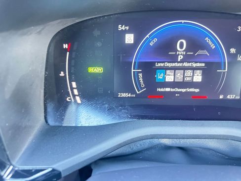 Used 2025 Toyota Camry LE image 40