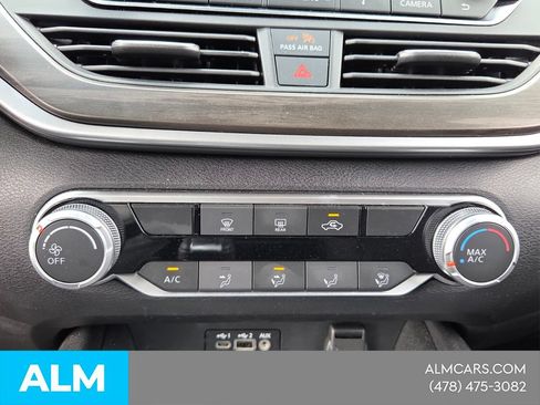 Used 2025 Nissan Altima 2.5 SV FWD image 17