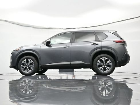 Used 2023 Nissan Rogue SV image 40