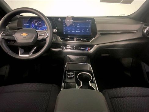 Used 2026 Chevrolet Equinox LT AWD/4WD image 17