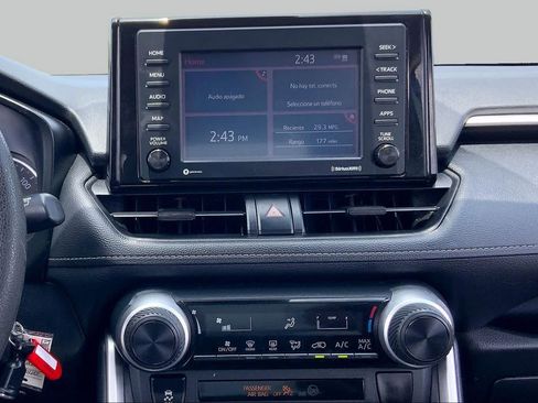 Used 2020 Toyota RAV4 LE FWD image 7