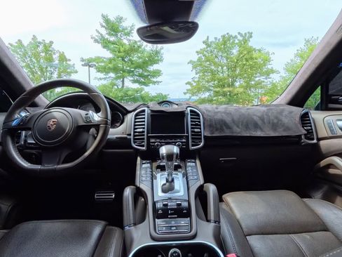 Used 2014 Porsche Cayenne GTS AWD/4WD image 34