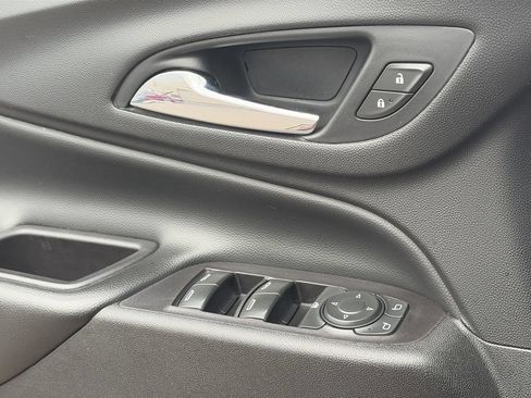 Used 2020 Chevrolet Equinox LT FWD image 20