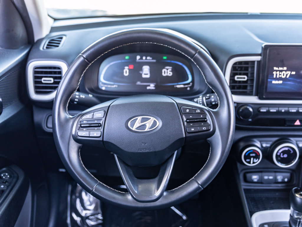 Used 2024 Hyundai Venue Limited FWD image 22