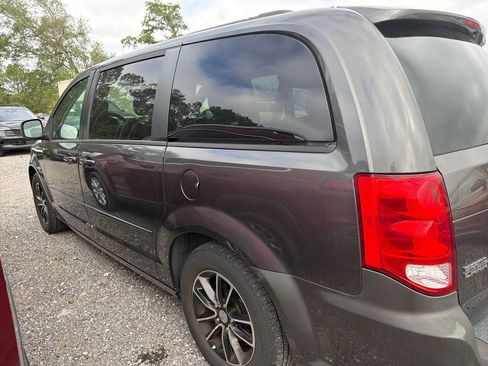 Used 2017 Dodge Grand Caravan GT FWD image 9