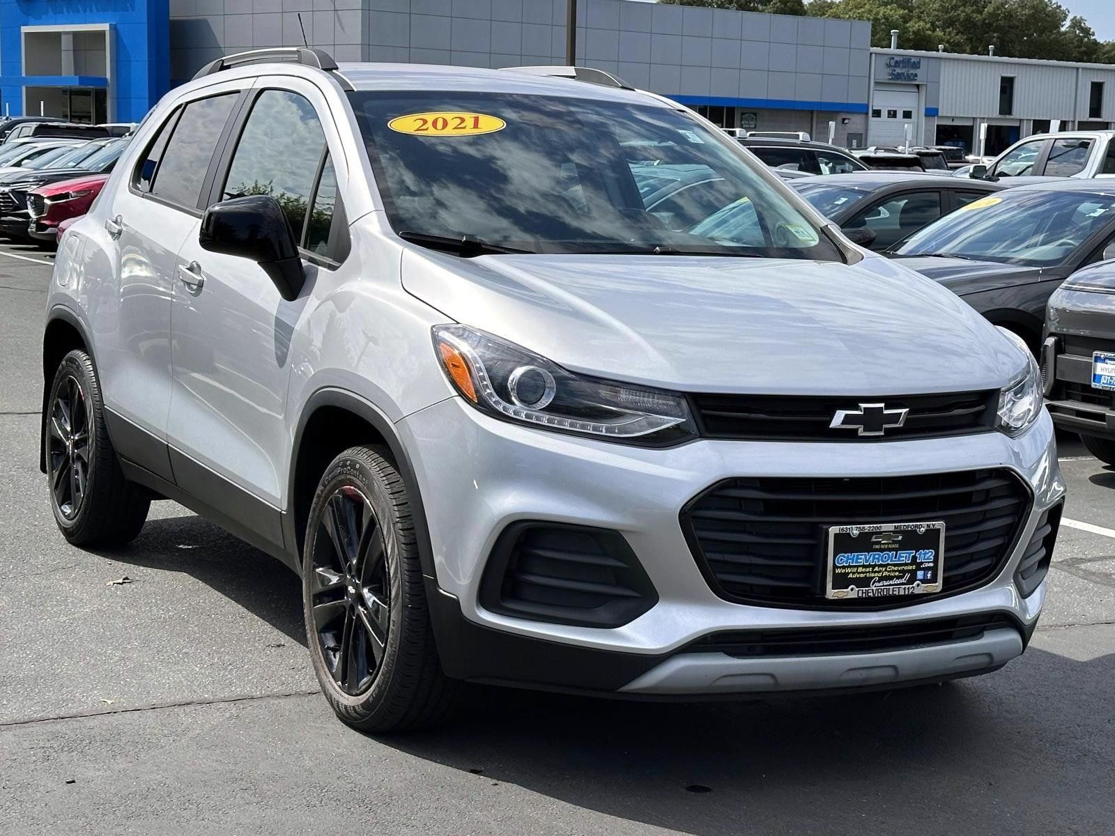 Used 2021 Chevrolet Trax LT w/ Redline Edition AWD/4WD image 5