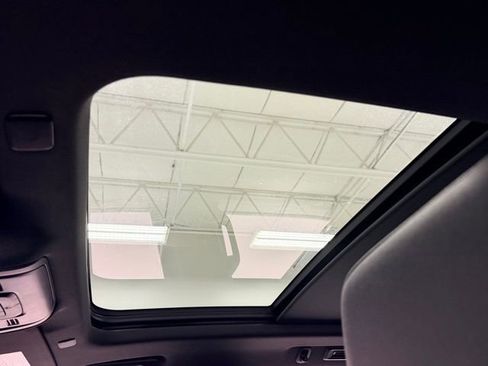 Certified 2023 Chevrolet Tahoe Z71 w/ Luxury Package image 21