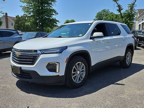 Certified 2023 Chevrolet Traverse LT FWD image 3