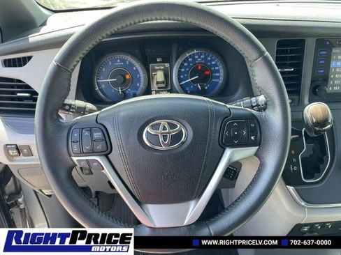 Used 2017 Toyota Sienna XLE image 12